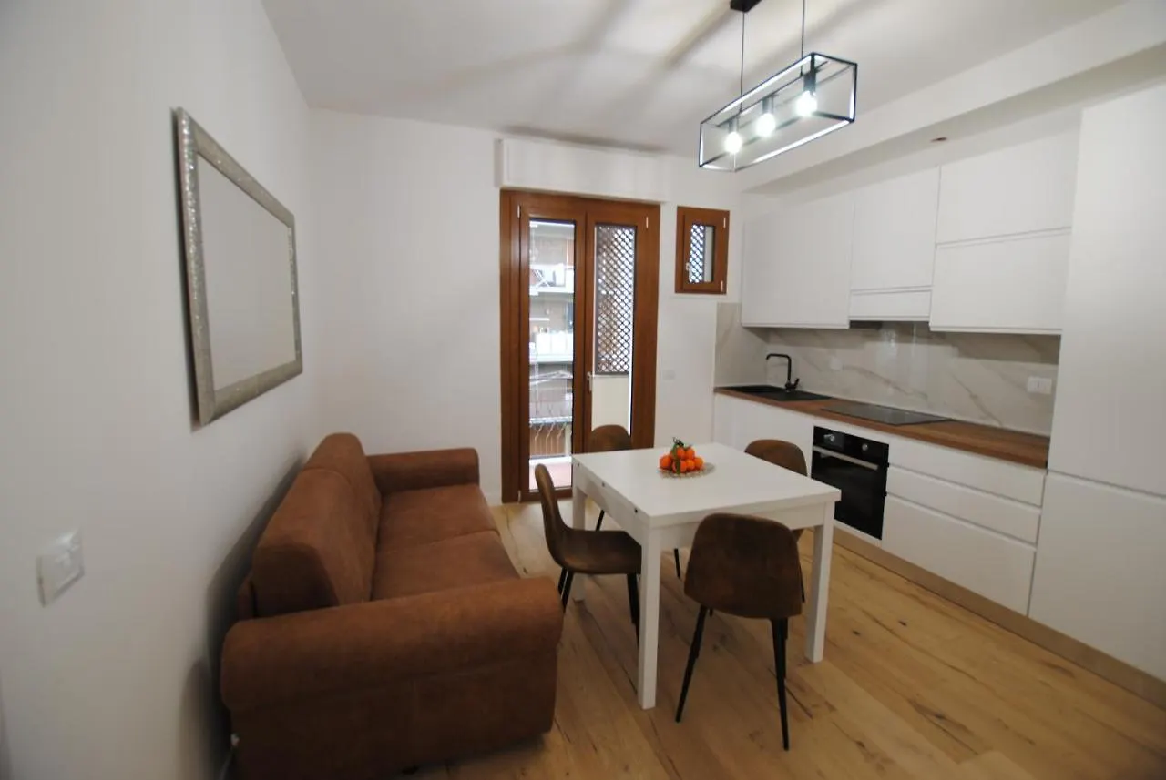 Charlotte M. - Firenze - Novoli Apartment Italy