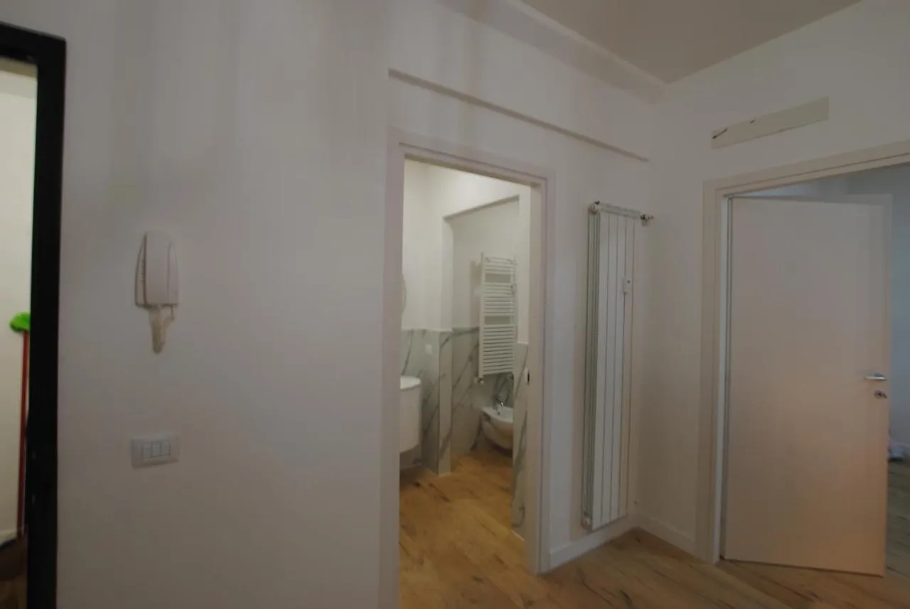 Charlotte M. - Firenze - Novoli Apartamento 0*, Florencia Italia